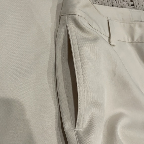 Under Armour Pants < - Picture 5 of 10